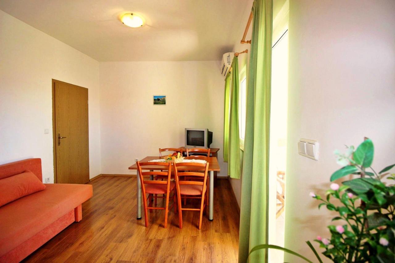 Apartments Marko Nemira Omiš Buitenkant foto