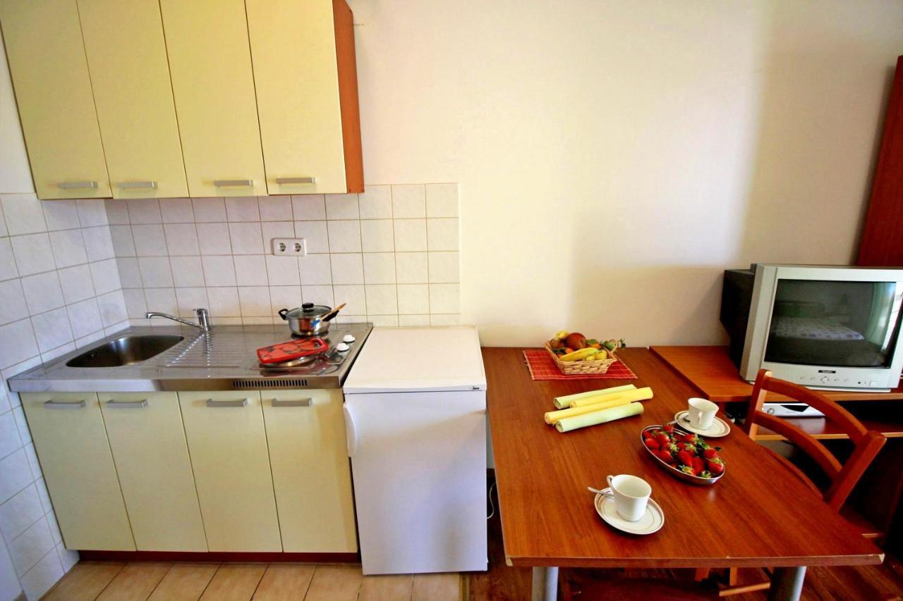 Apartments Marko Nemira Omiš Buitenkant foto