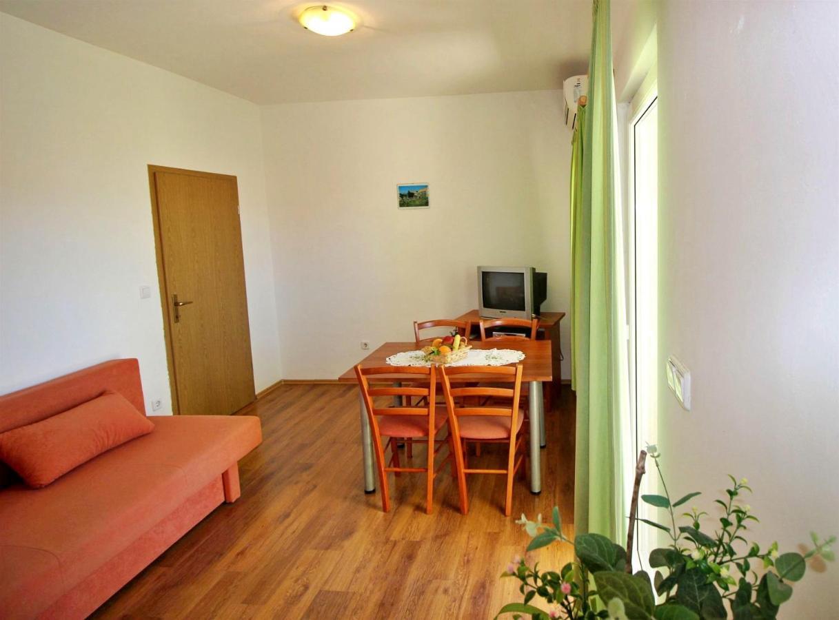 Apartments Marko Nemira Omiš Buitenkant foto